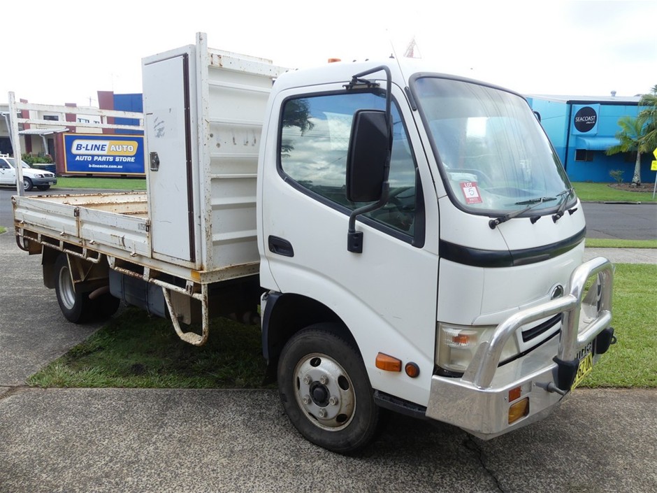 2008 Hino Hino 300 Series Tray Body Truck
