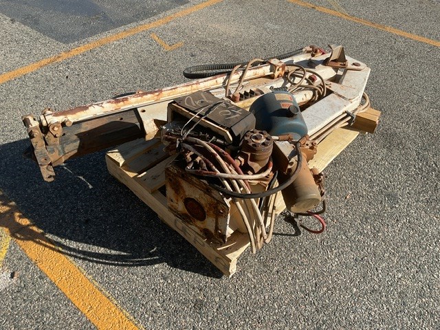 Tray Mounted 1000kg Hiab