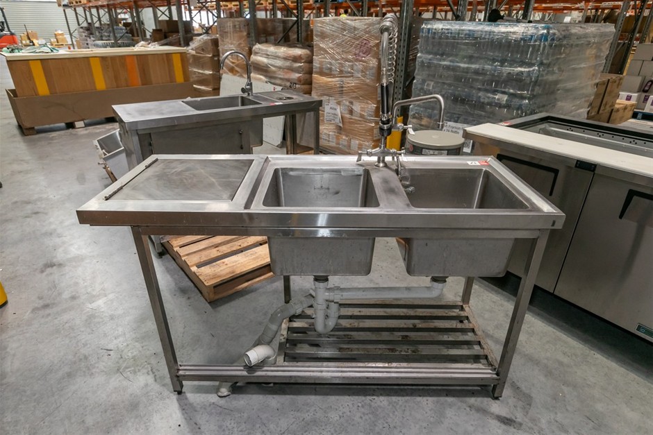 Kitchen Sink with Under Rack