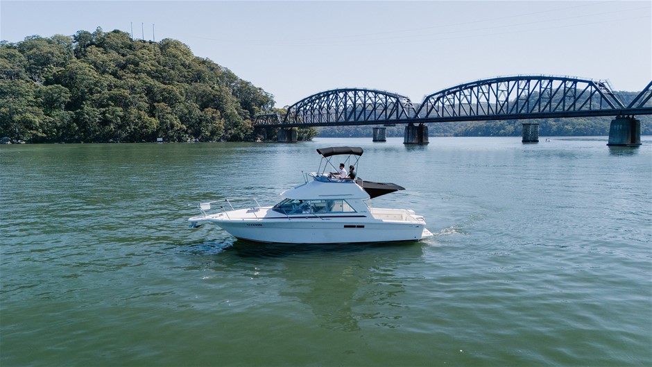 SEA RAY 310 Sports Bridge