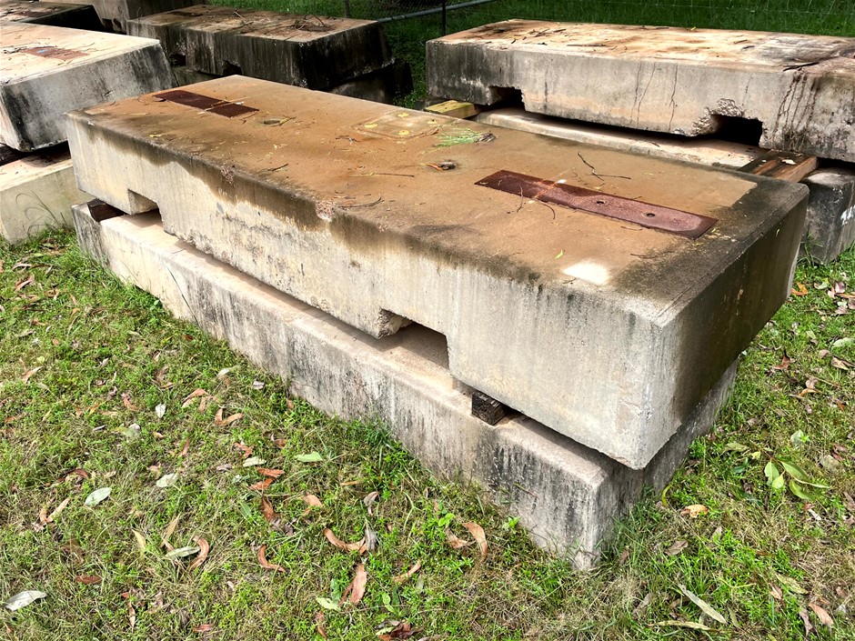 <p>Precast Concrete Footings x2</p>