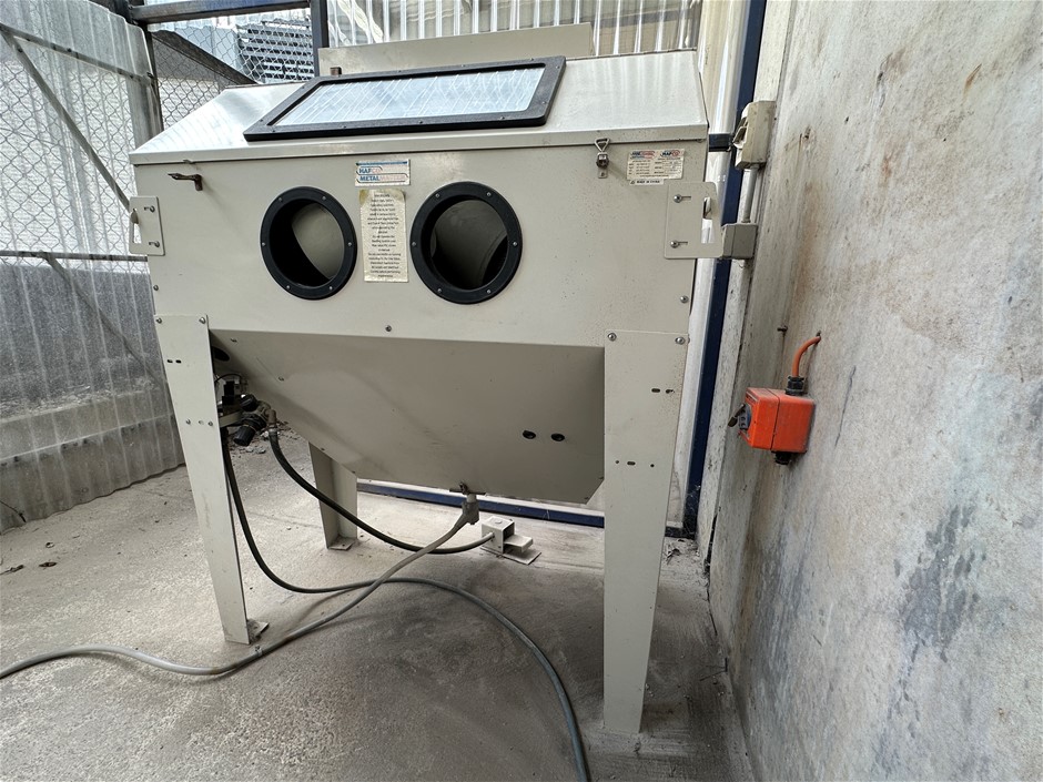 Industrial Sandblasting Cabinet - SB-420