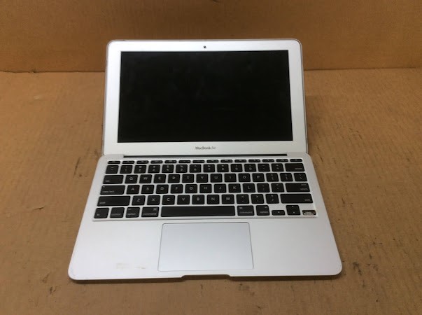 APPLE MacBook Air (A 1465) (EMC 2631) Laptop i5-4250U 4GBRAM/128GB