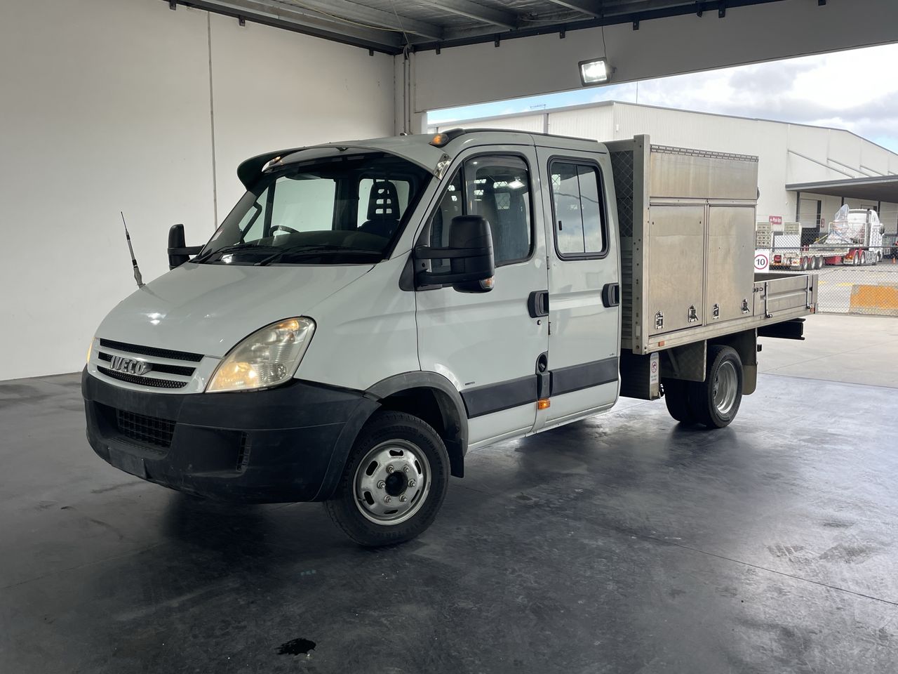 IVECO Daily 50C18 Automatic 7 Seats Truck