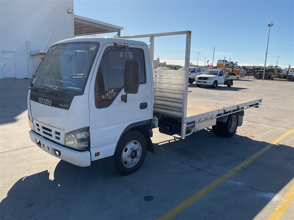 2007 Isuzu NKR 4 x 2 Service Truck