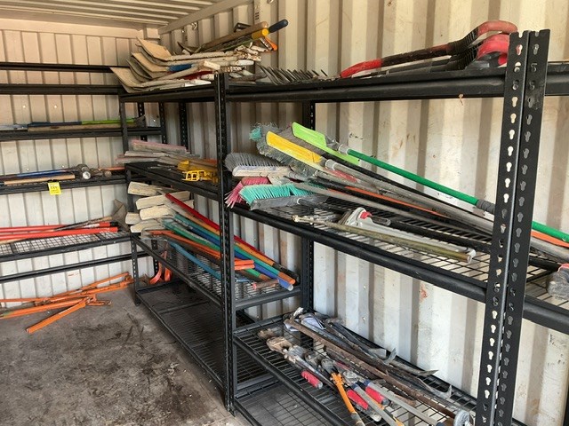 <p>Contents Of 6 x Shelves</p>