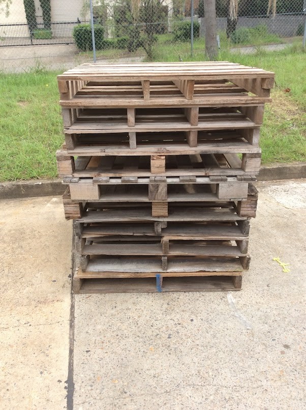 Mix Brand and Model Wooden Shipping Pallets