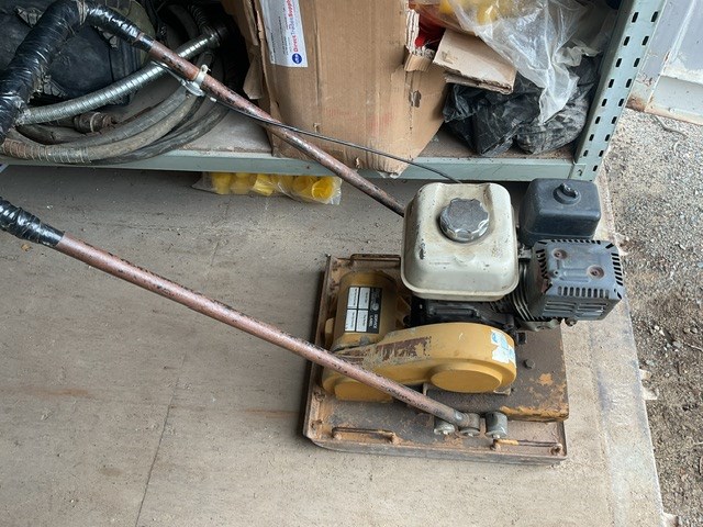 Crommelins Plate Compactor