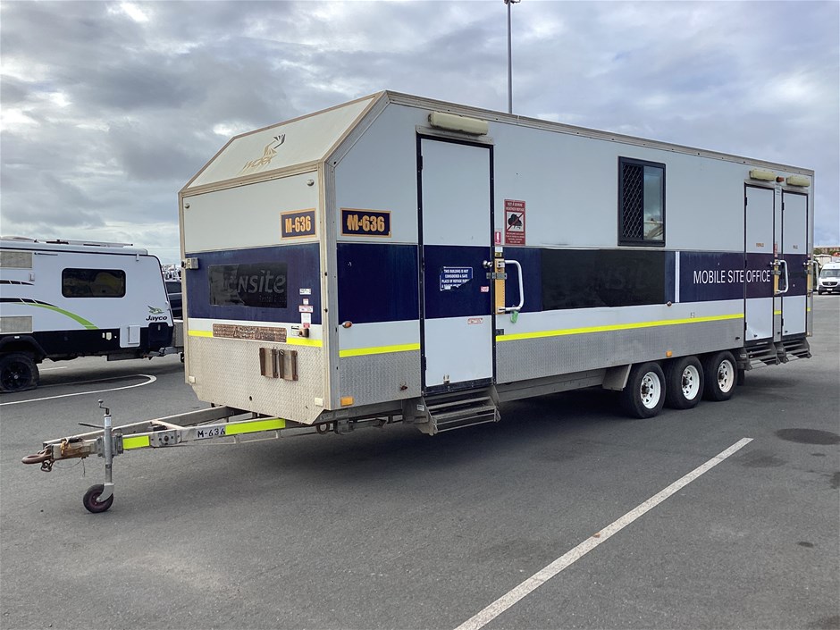 <p>2012 Work Structure Series 9 Triaxle Service Trailer</p>