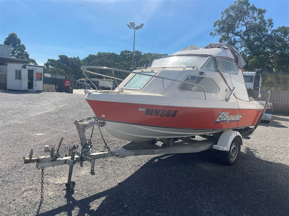 Hinton Eebspucker Power Boat