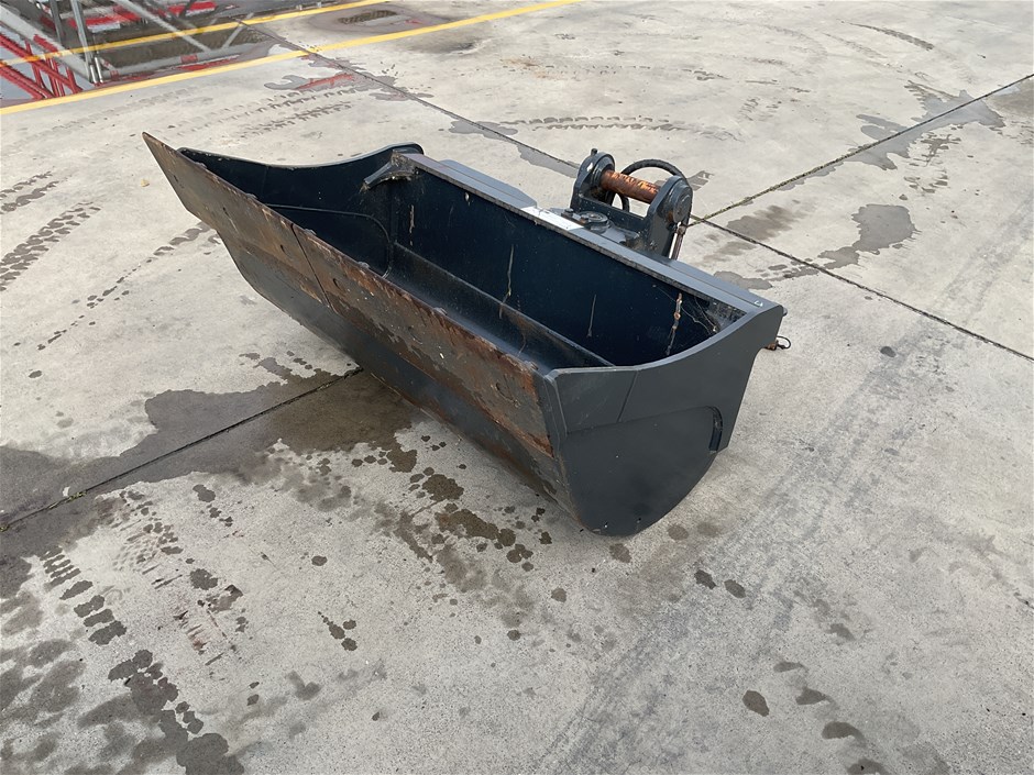 Excavator attachment