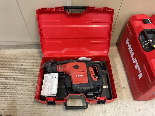 <p>Hilti TE 70-ATC Rotary Hammer In Carry Case</p>
