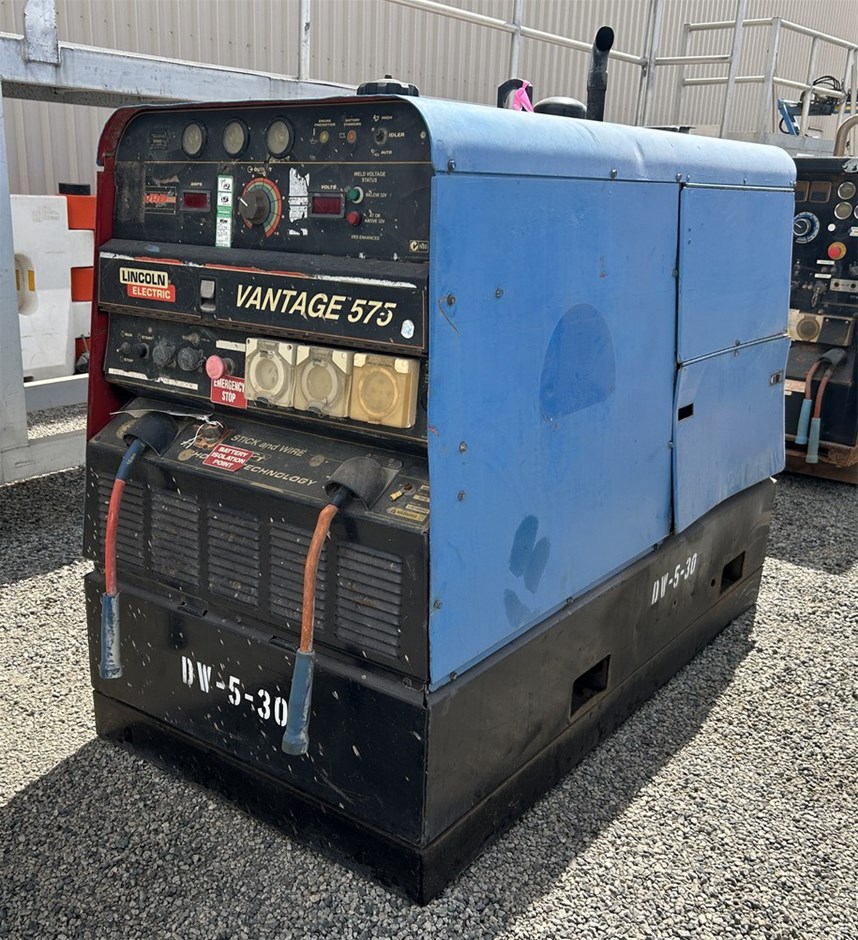 Lincoln Advantage 575 Welder