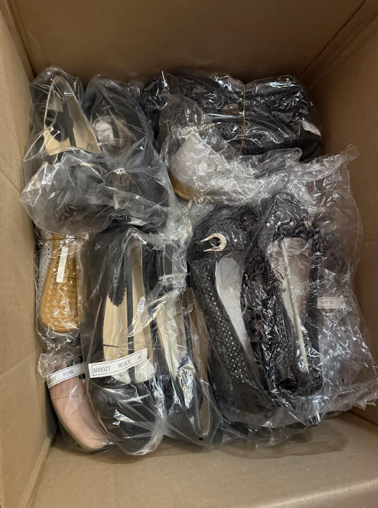 15x Assorted Ladies Shoes Bundle. Includes flats, casual wear and dress sho