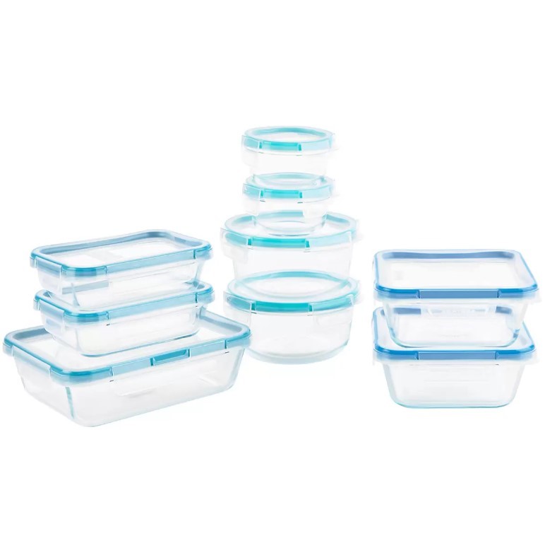 Snapware Pyrex Glass Container 18 Piece Set. NB: 1 lid has damaged flap.