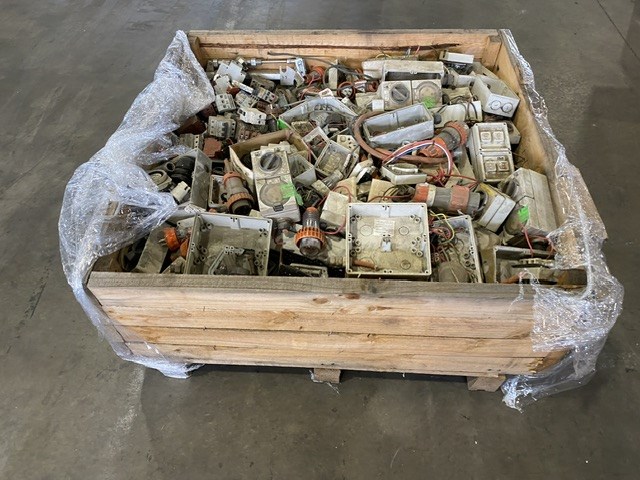 <p>Qty of Electrical Plugs & Switches</p>