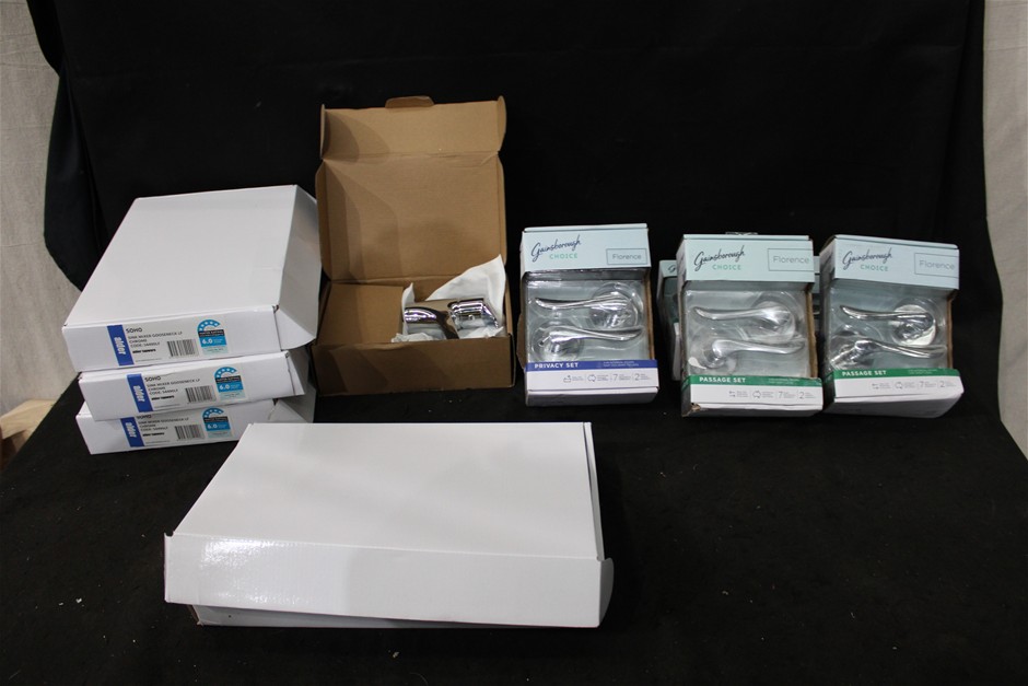 Assorted Homewares Including Door Handles