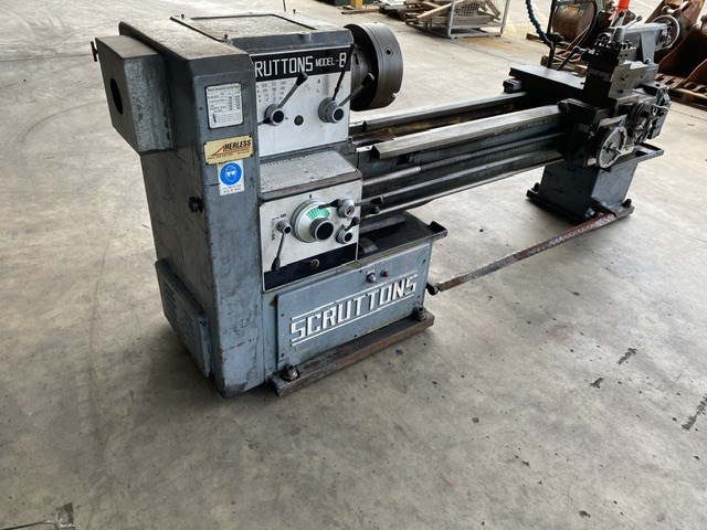 <p>Scruttons 8 Gap Bed Lathe</p>