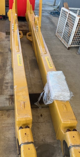 Caterpillar OEM# 4T8181 Push Arm RH, D10T D10R D10N - Qty 1