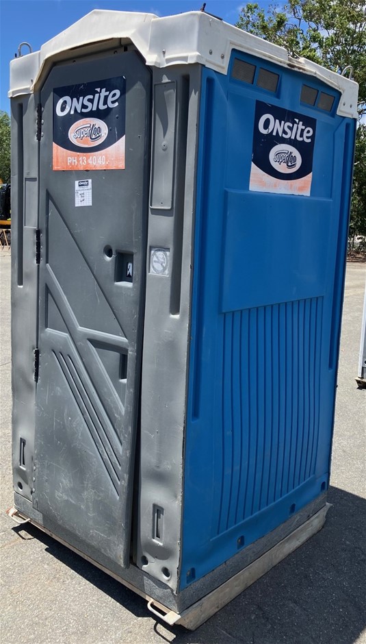 Portable Toilet - Fresh Water Flush - Burleigh Heads