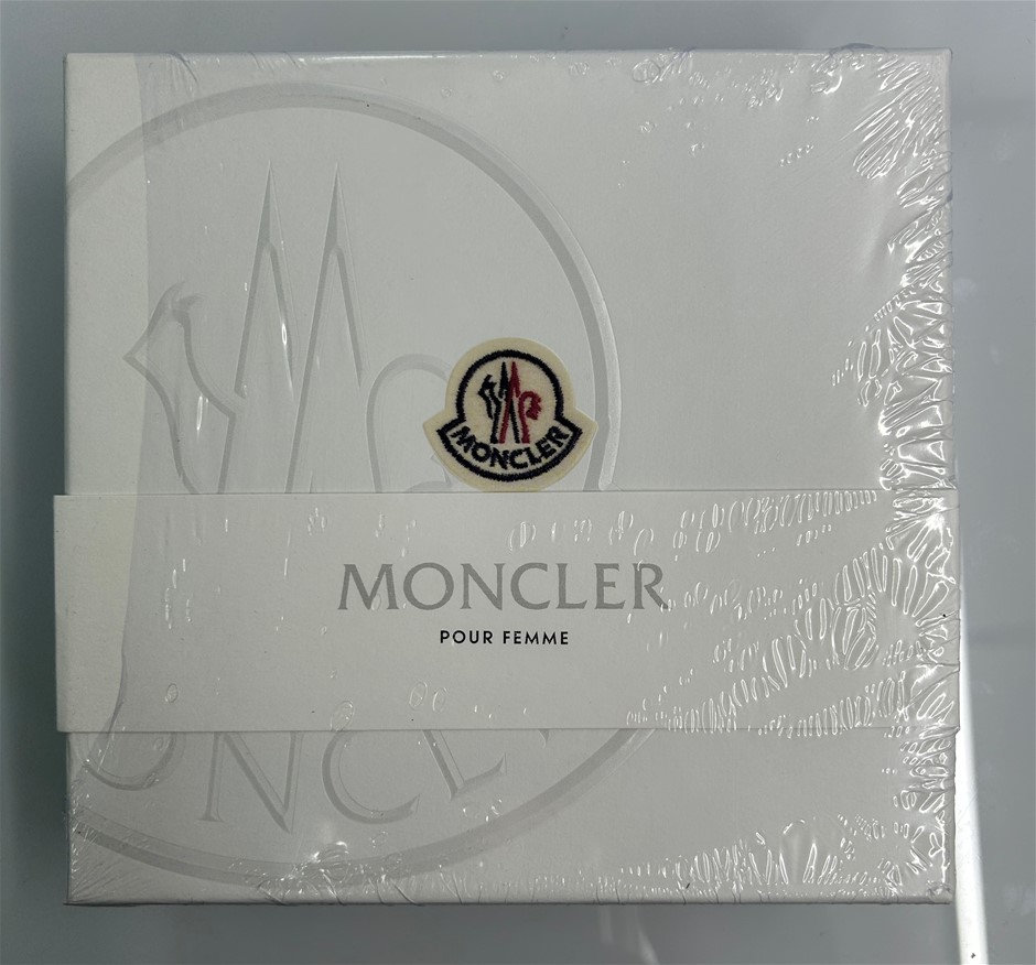 Moncler Pour Femme Gift Set. 60ml EDP + 100ml Body Cream