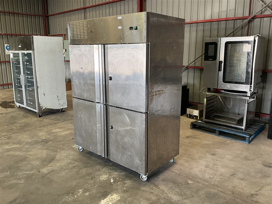 <p>CaterWare L1400r4a Double Door Fridge</p>