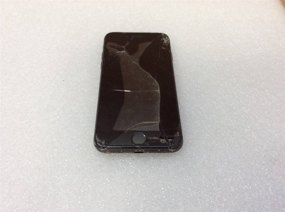 APPLE IPHONE 7 (A1778) 32GB Smartphones