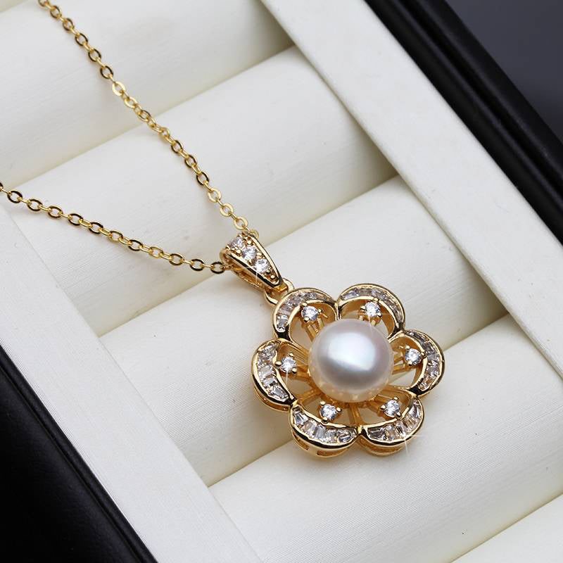 BIJ'OR - Designer Genuine White Pearl Floral Necklace in Gold RRP $59