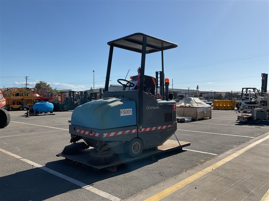 <p>Ride On Sweeper</p>