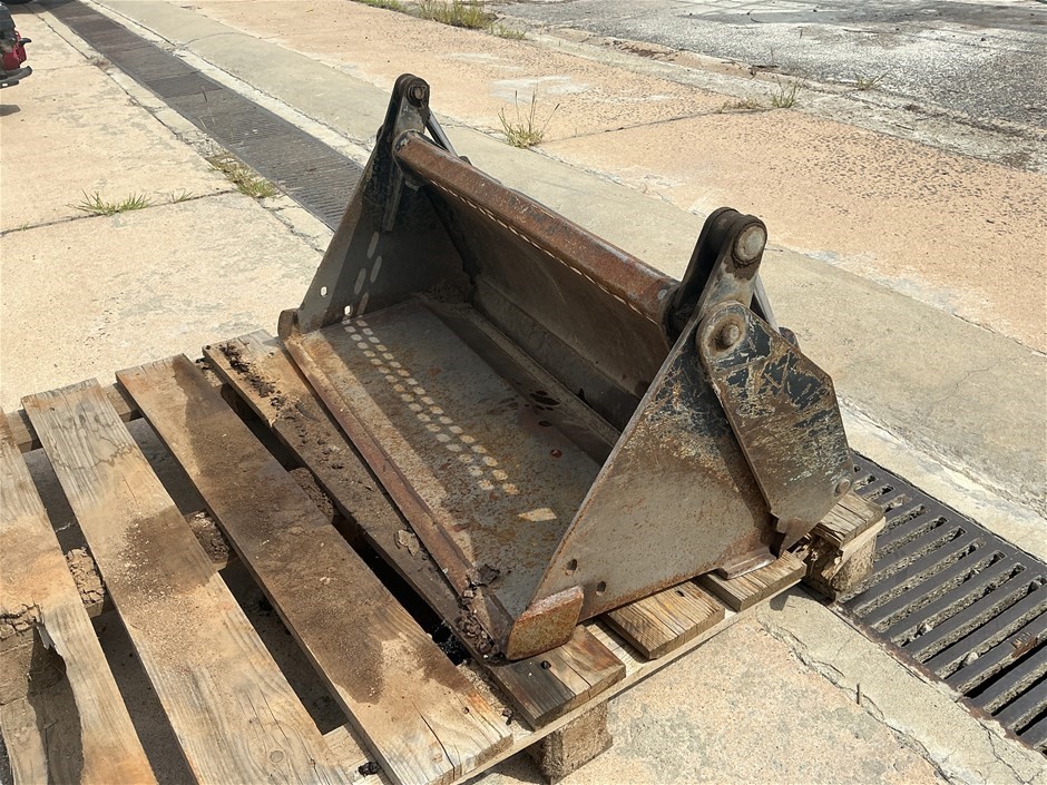 Unreserved Ex-Hire Excavation & Construction Equipment ACT