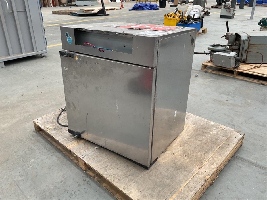 Memmert UF110 Drying/Heating Oven