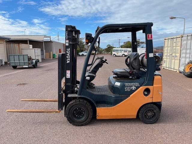 Toyota 32-8FG15 Counterbalance Forklift