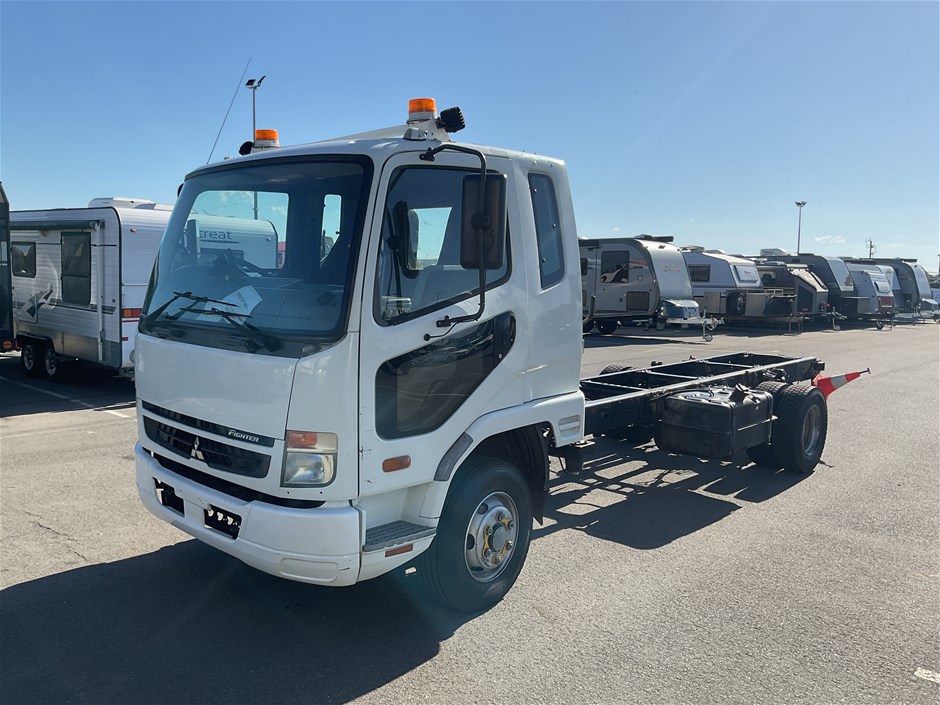 2009 Mitsubishi Fuso 4 x 2 Cab Chassis Truck
