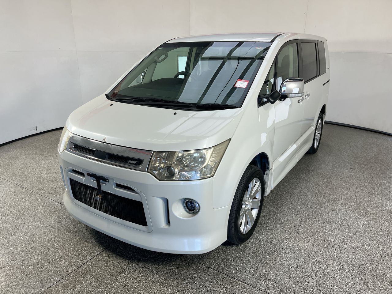 2011 Mitsubishi Delica 4WD Automatic Van