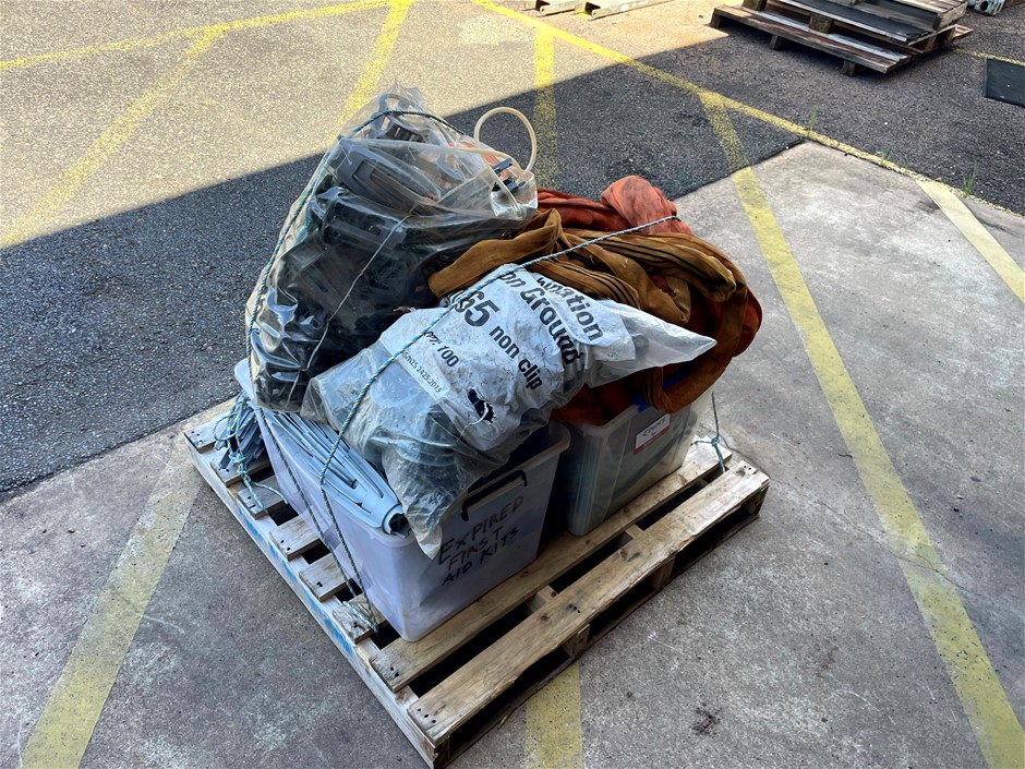 Lifting Straps & Concrete Plastic Reinforcing Bar Chairs