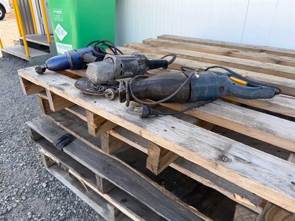 <p>3 x Assorted Electrical Power Tools</p>