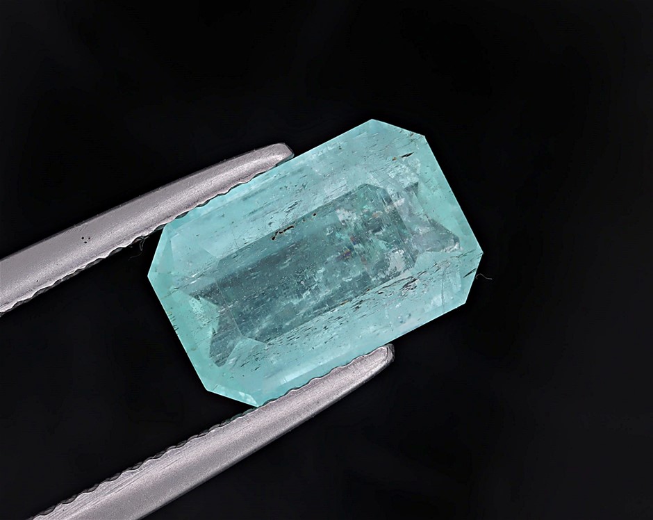 3.30 Carats Green Emerald