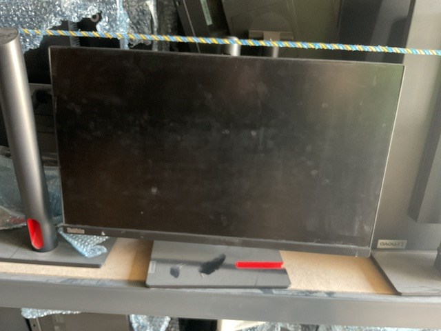 <p>Approx 10 Assorted Computer Monitors </p>