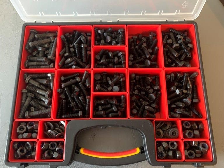 New Quality Large Size Carry Case with Black Oxide Bolts, Nut & Washers
