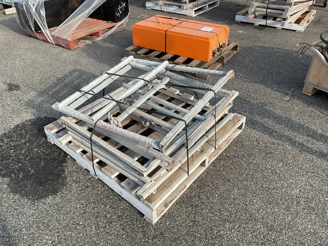 <p>Trestle Stand Pallet Of</p>