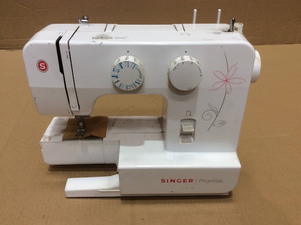 Singer 1412 Sewing Machine