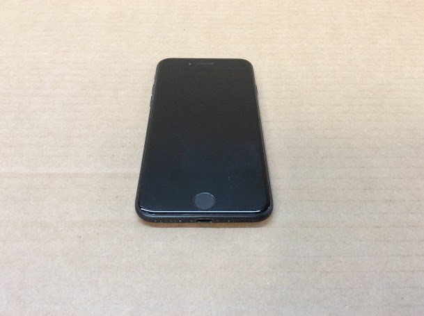 APPLE IPHONE 7 (A1778) Phone 32GB