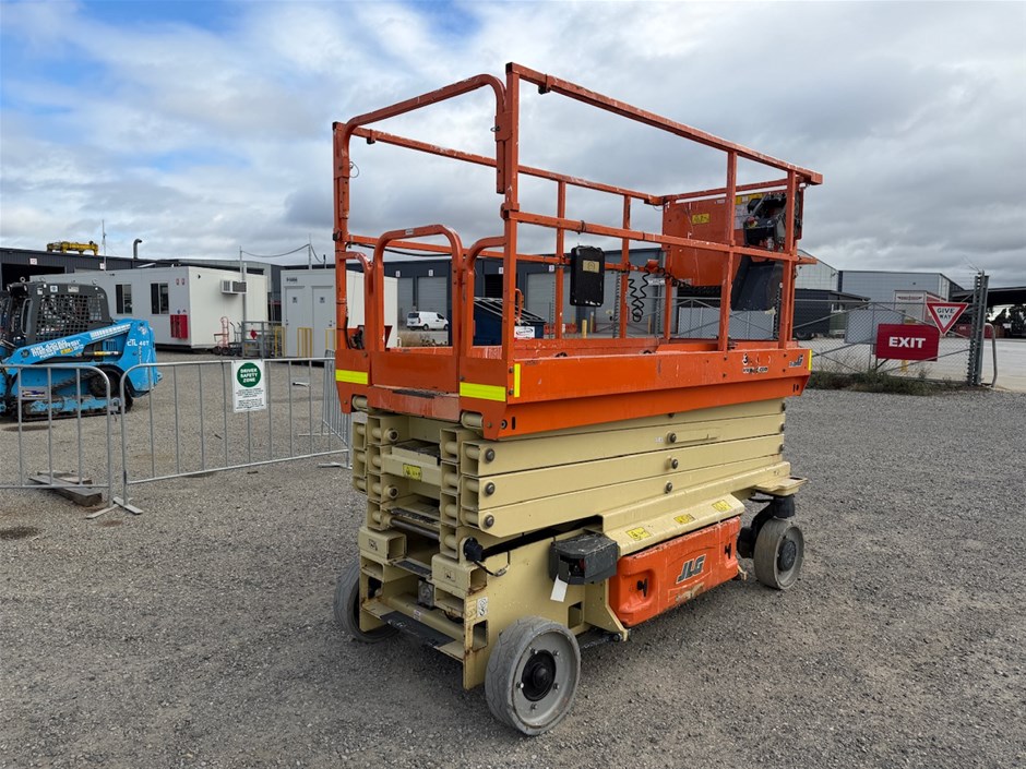 <p>2016 JLG 3246ES Scissor Lift</p>