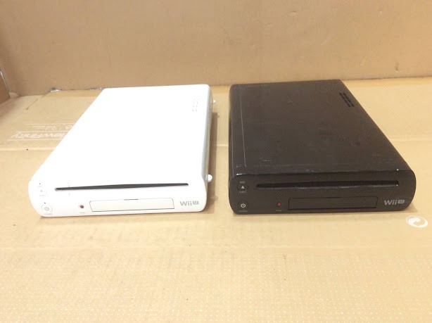 Nintendo Wii U WUP-101(04)&WUP-001(04) Consoles (Lot of 2)