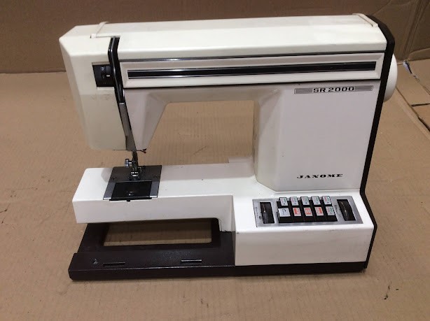 Janome SR2000 Sewing Machine