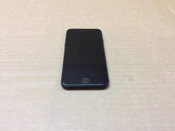 Apple iPhone 7 (A1778) Phone 32GB