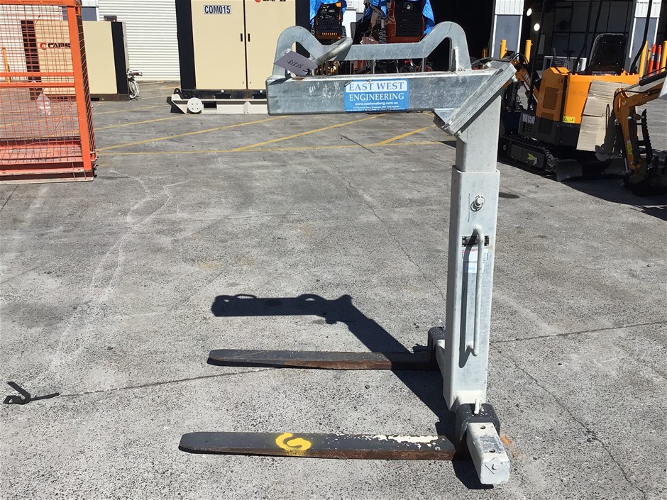 2023 East-West Engineering Material Handling / Pallet Lifting Attachment