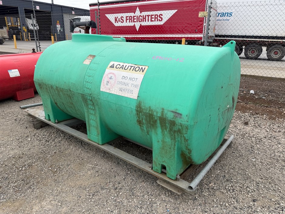 <p>1 x 3000LT Plastic Water Tank</p>