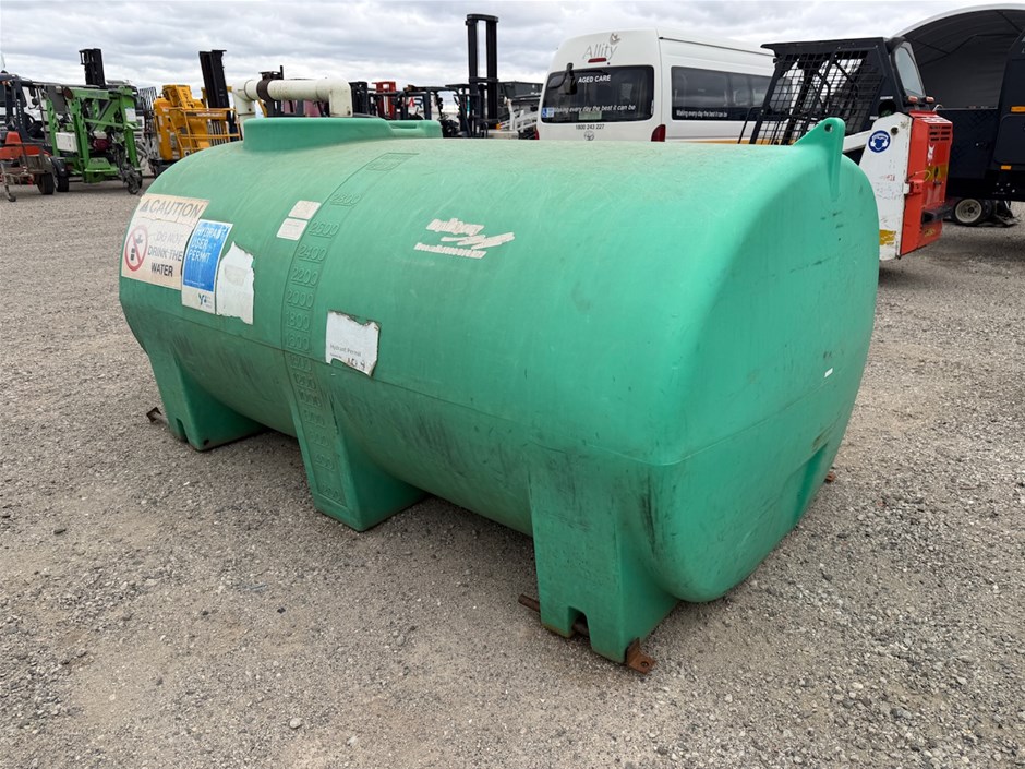 <p>1 x 3000LT Plastic Water Tank</p>