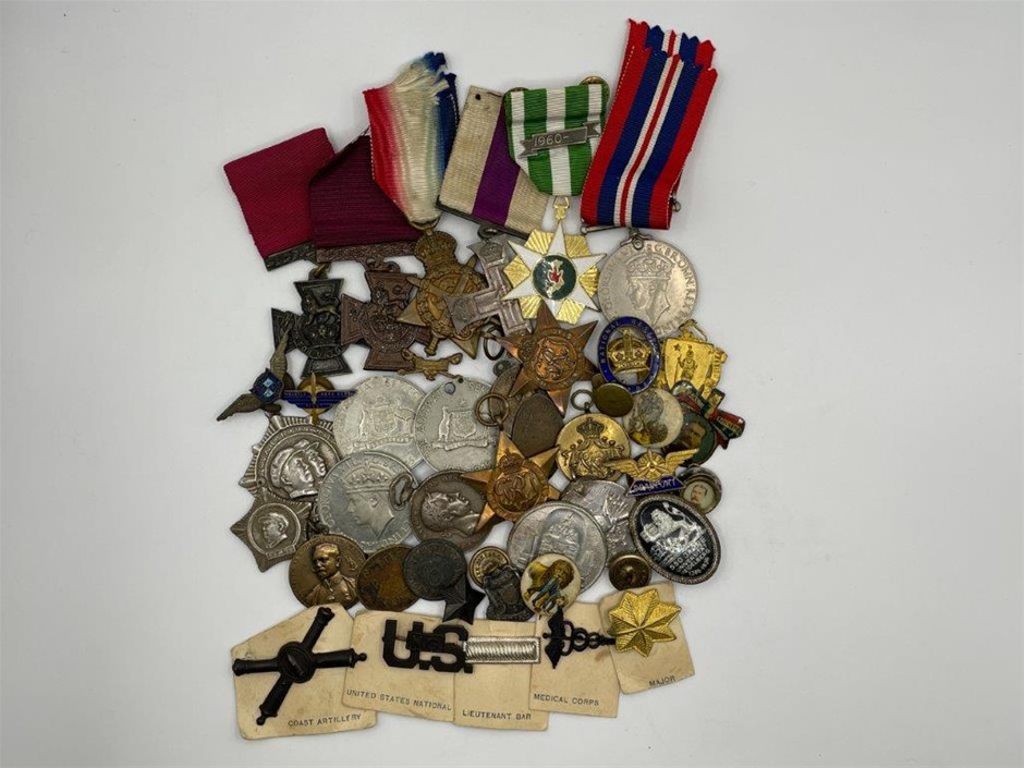 Approx. 43 x Asstd world military medals, badges and coins